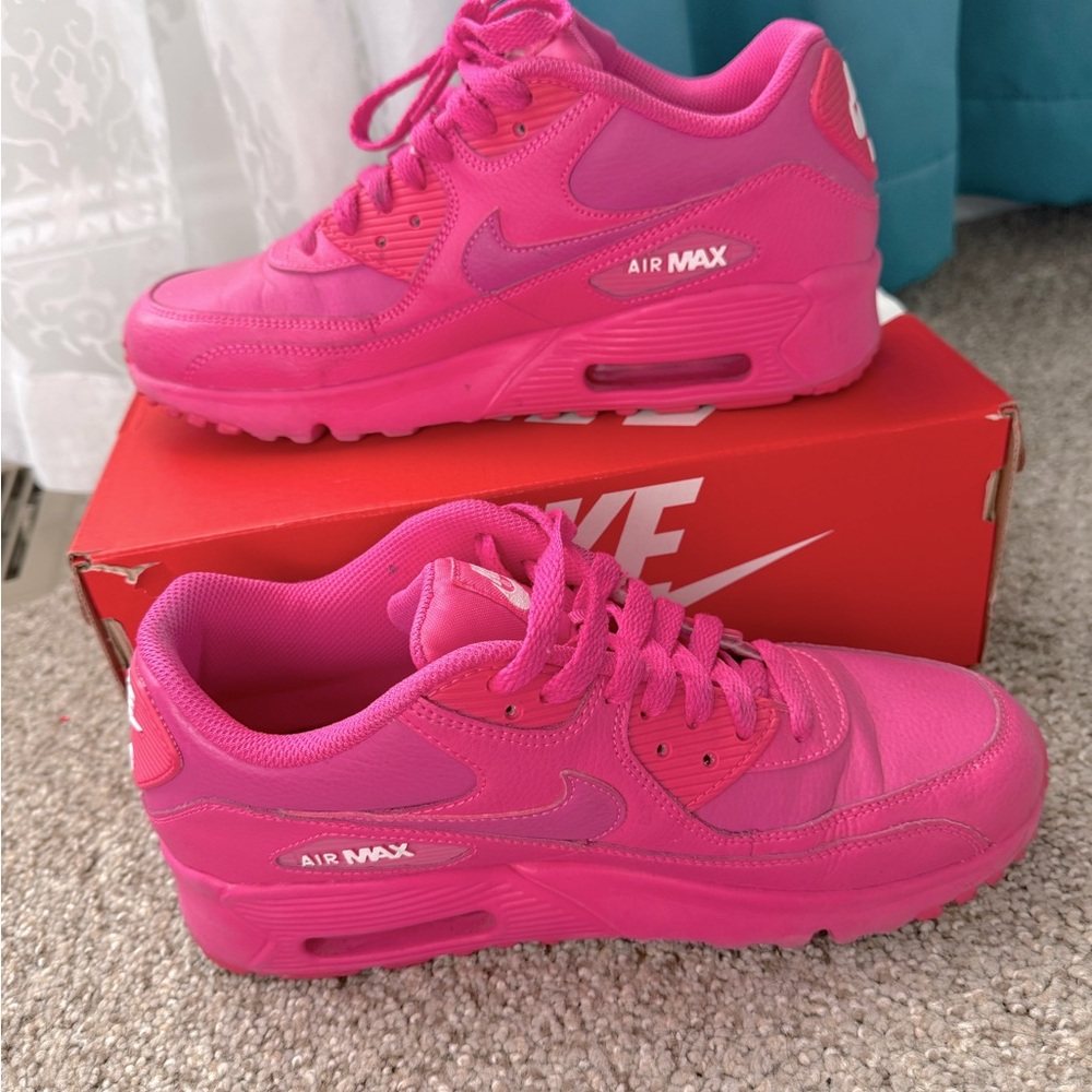 Fuchsia Nike air max 6y
